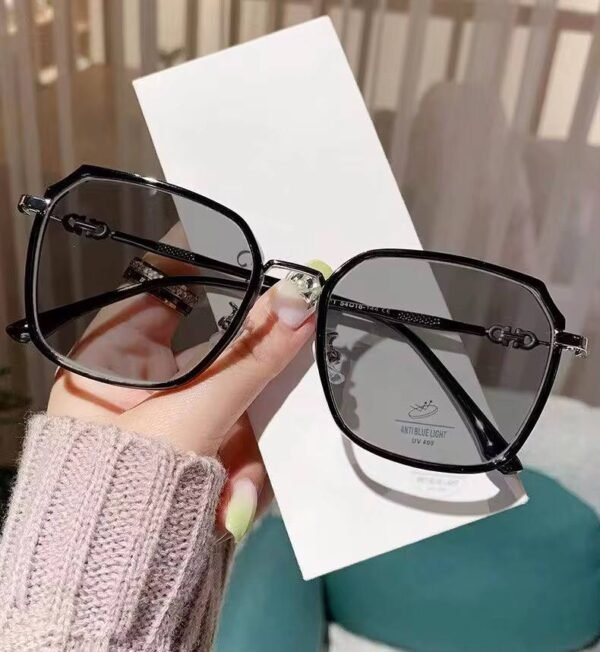 Lunettes 3-en-1 Anti-lumière bleue : Photochromiques • Anti-lumière bleue • Anti-reflets & anti-éblouissement