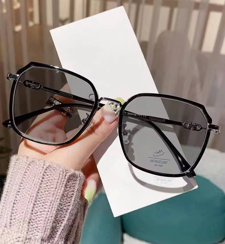 Lunettes 3-en-1 Anti-lumière bleue : Photochromiques • Anti-lumière bleue • Anti-reflets & anti-éblouissement