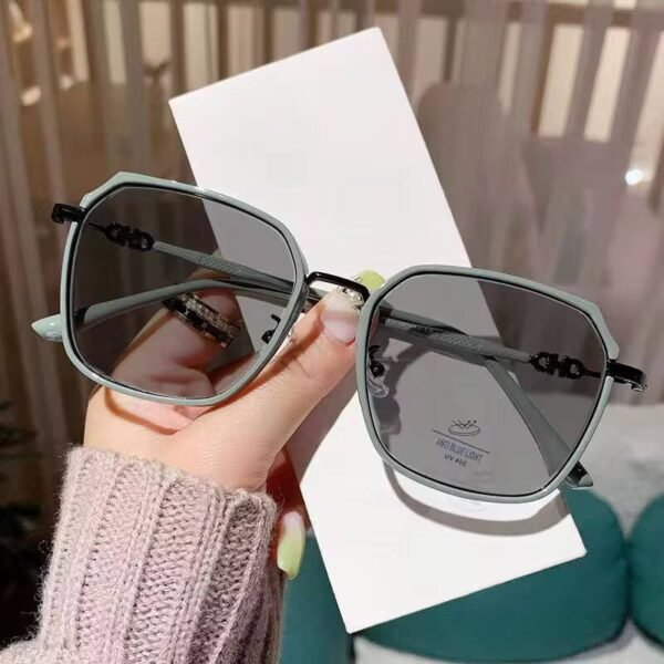 Lunettes 3-en-1 Anti-lumière bleue : Photochromiques • Anti-lumière bleue • Anti-reflets & anti-éblouissement